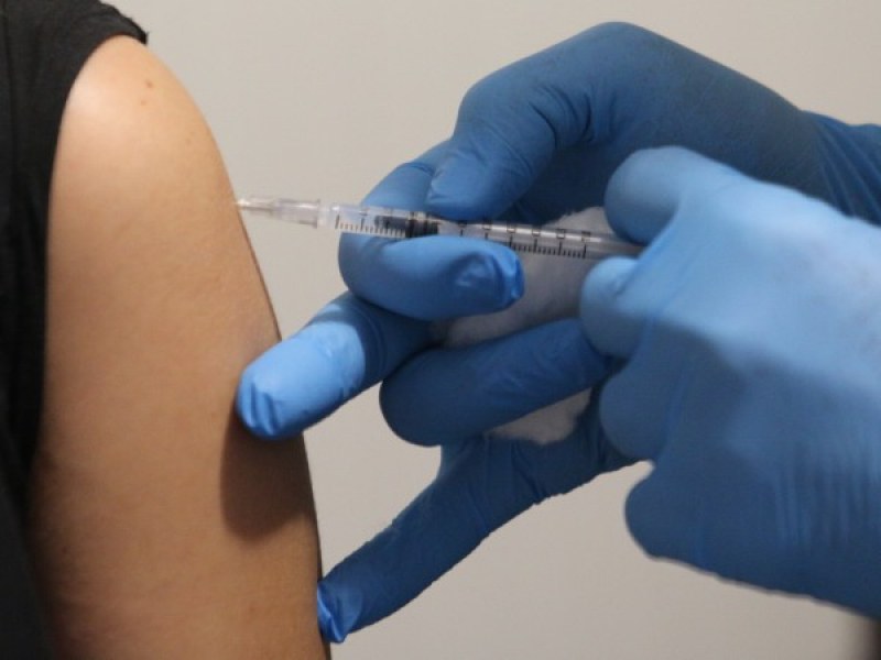 Ваксинацията (не) възможна! Могат ли работодателите да задължат служителите си да се ваксинират