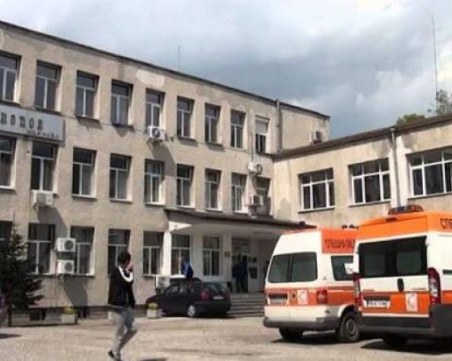 130 пациенти в COVID отделението в Карлово през март