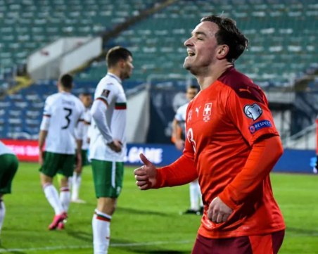 България стартира световните квалификации със загуба след три гола за шест минути