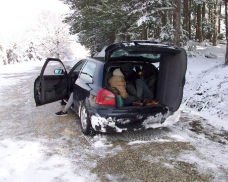 Арестуваха двама българи на границата, прекарвали мигранти от Ирак и Афганистан
