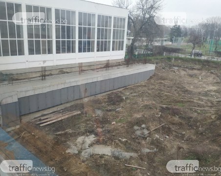 Изкоп за 500 000 лева вместо модерен басейн за 13 млн. лева в Пловдив