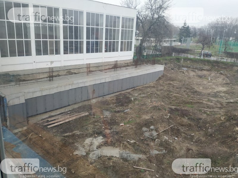 Изкоп за 500 000 лева вместо модерен басейн за 13 млн. лева в Пловдив