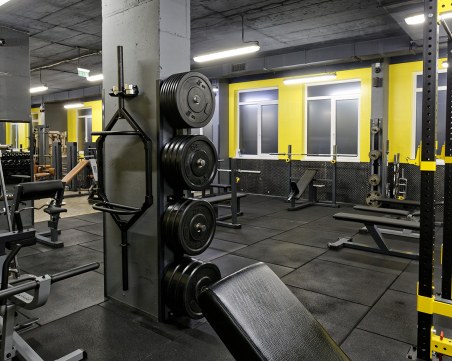 Прокуратурата и РЗИ спипаха работещ фитнес в Пловдив