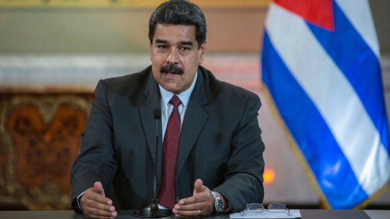 Facebook блокира венецуелския президент, защото рекламира природен лек срещу Covid-19