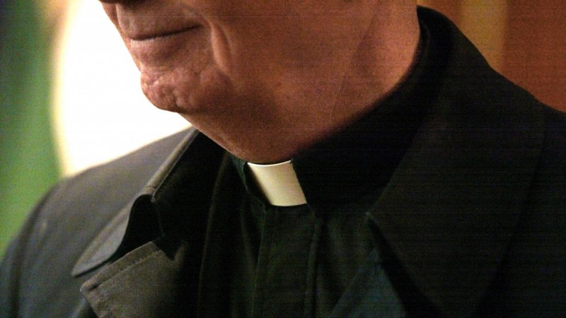 Католически епископи ще изплащат финансова помощ на жертвите на духовниците педофили