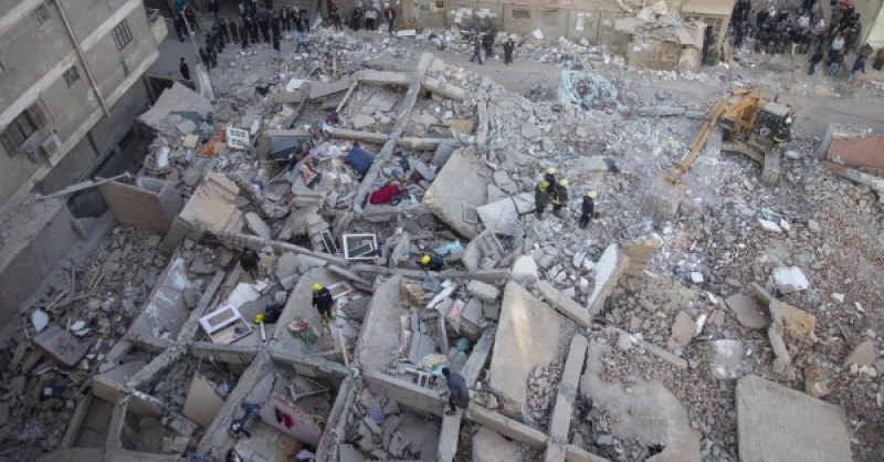 Сграда рухна в Кайро, отне живота на 8 души