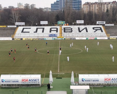 Локомотив завърши наравно със Славия в контрола