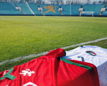 Ясен Петров с шест промени, вижте съставите на България и Италия