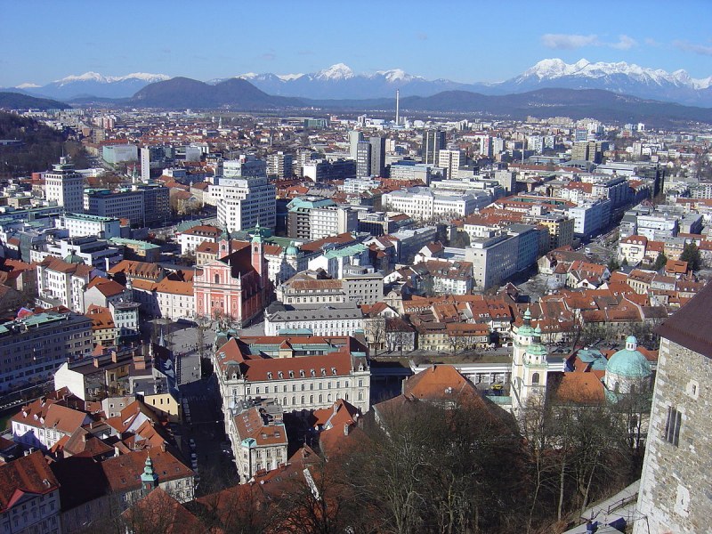 Локдаун в Словения, забраняват пътуването между областите