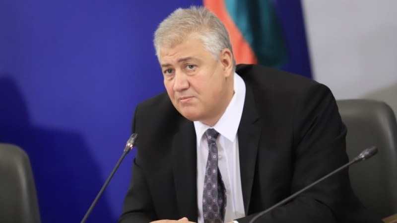 Проф. Балтов: Лекуваме последствията от неразумното поведение на хората