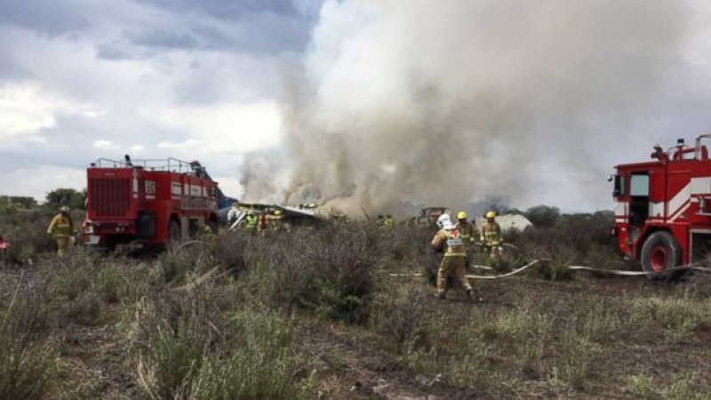 Самолет се разби в Мексико, 6 души са мъртви