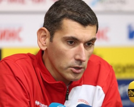 Треньорът на ЦСКА ще води Хебър до края на сезона