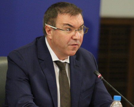 Отварят заведенията само на открито, децата се връщат в детските градини