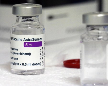 Европейската агенция по лекарствата: Възможно е да има връзка между тромбозите и 