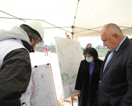 Премиерът: До края на годината трябва да е готов интерконекторът с Гърция