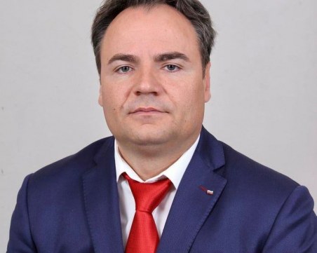 Член на Съюза на българските парашутисти награден от министъра на отбраната