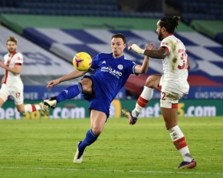 На 18 април пускат фенове на мач в Англия