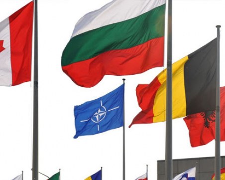 На този ден: България официално влиза в НАТО