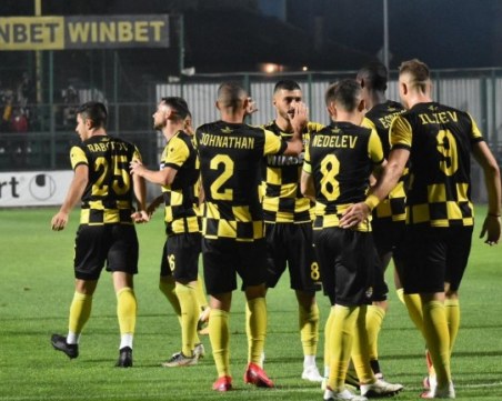 Шестима са вече положителните проби с коронавирус в Ботев