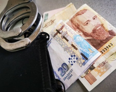 Арестуваха 15-годишен, изтеглил бързи кредити с чужда лична карта