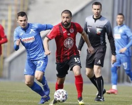 Левски започва офанзива по задържането на редица основни играчи