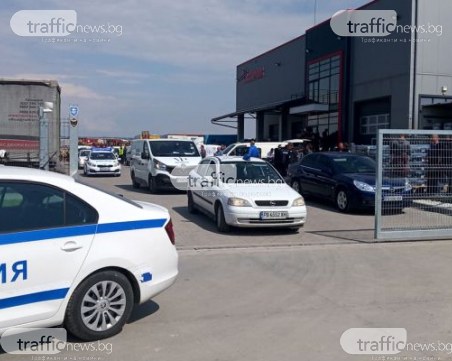 Машините за гласуване потеглиха към СИК-овете в Пловдив и областта, охранявани от 26 патрулки