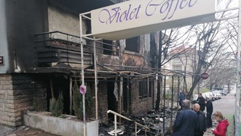 Изгоря едно от най-популярните заведения в Стара Загора
