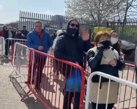 Гигантска опашка пред СИК във Великобритания, българите я посрещат спокойно