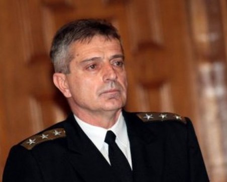 Адмирал Ефтимов посрещна военните от 41-ия контингент