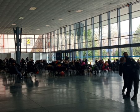 Комисия дезертира от панаира, търсят я с полиция! Недоволство и изтощение след кошмарна нощ