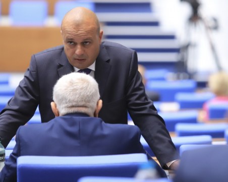 Христо Проданов: Безотговорно е Нинова да подаде оставка