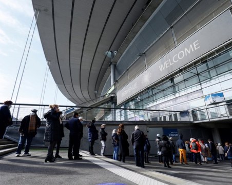 Стад дьо Франс в Париж стана ваксинационен център