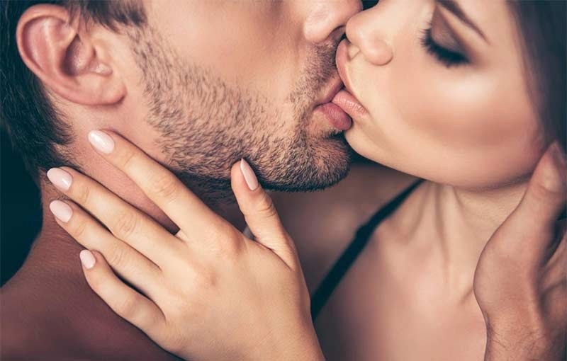 4 вида целувки, които ще накарат мъжа да моли за още