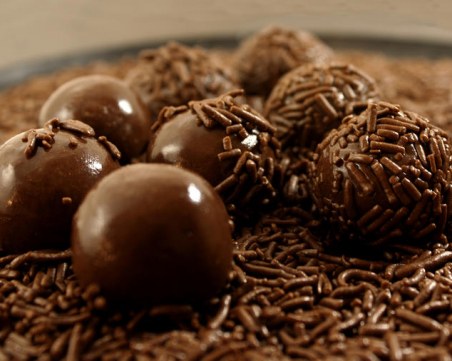 Чийзкейк под формата на топчета - само от четири съставки и без печене