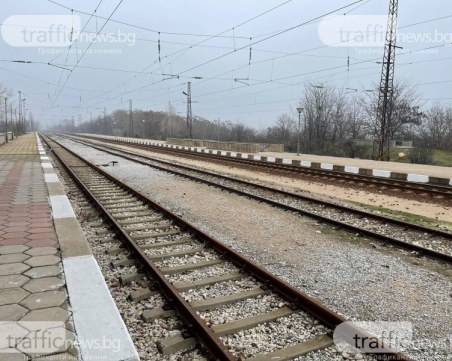 Локомотив на товарен влак се запали край Димитровград