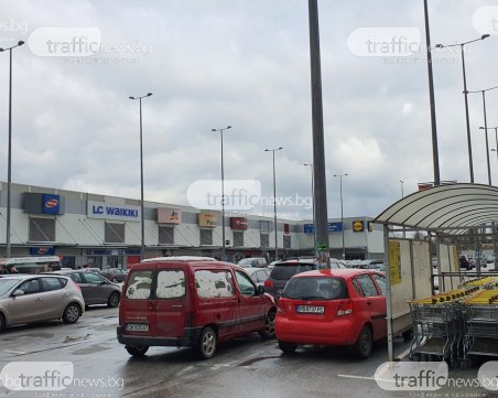 Молове, ритейл паркове и нехранителните магазини  да бъдат отворени от 12 април, апелира СМТ