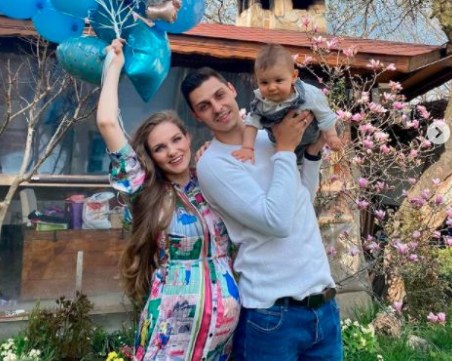 Радост в село Юнаците! Мис България 2013 чака второ момче