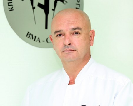 С минута мълчание почитат загиналите в борбата с COVID-19 лекари