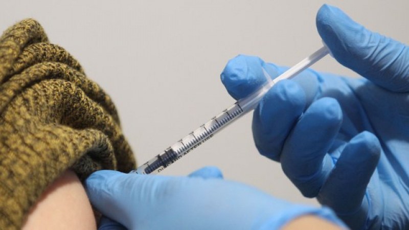Повече от 5,6 милиона души във Великобритания вече са напълно ваксинирани срещу COVID-19