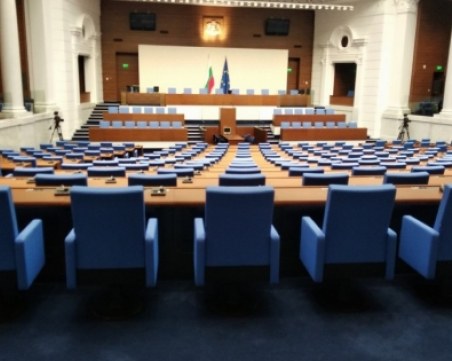 Бойко Борисов и още седем избрани отказаха да бъдат депутати