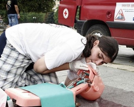 Добра новина за бъдещите шофьори: БЧК възстановява курсовете по първа помощ