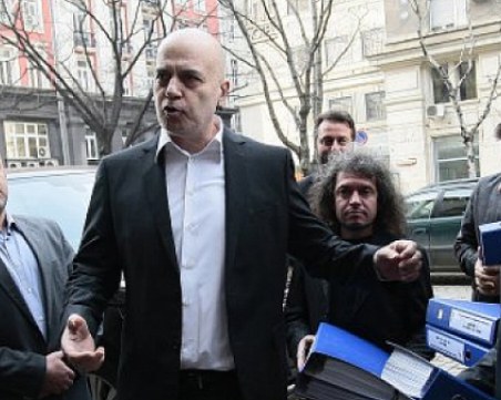 Мълчанието продължава: От партията на Слави ще се въздържат от коментари