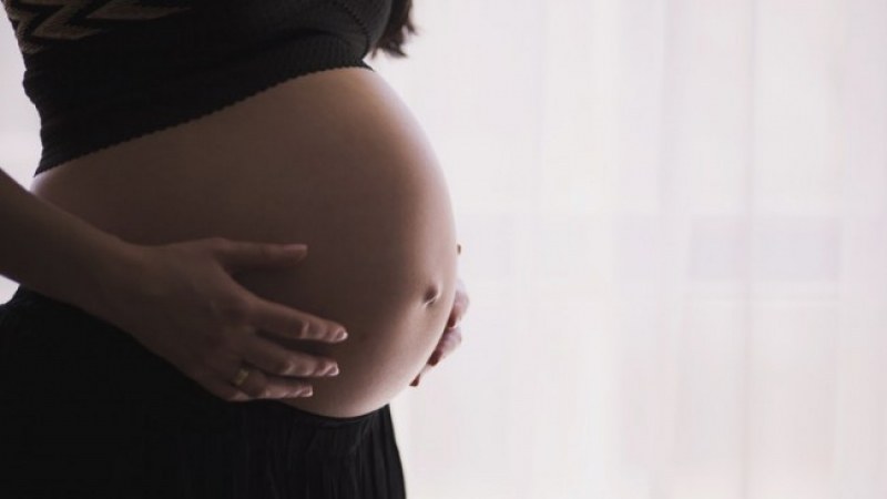 7000 жени раждат всяка година без бременността им да бъде проследена