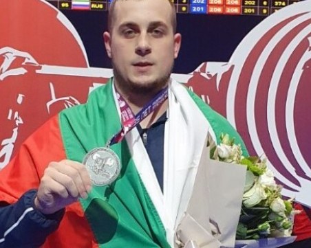 Пореден медал за щангистите ни на европейското