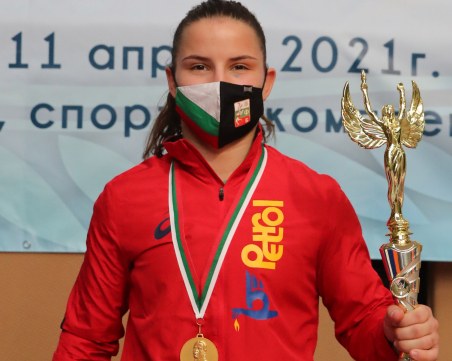 Биляна Дудова с приза за най-добра състезателка на 
