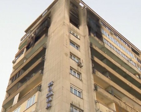 Двама пострадаха при пожар в апартамент в столичен квартал