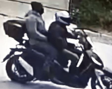 Полицията разпространи кадри на предполагаемия убиец на журналиста Йоргос Карайваз