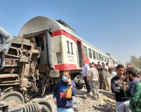 Разкриха причината за влаковата катастрофа, при която загинаха 19 души в Египет