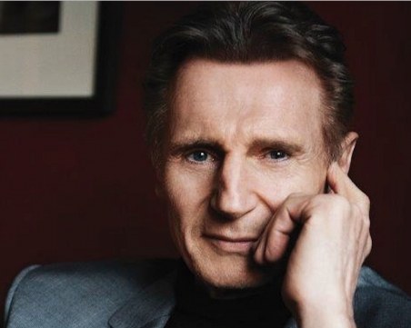Лиъм Нийсън кацна в България, ще снима нов филм в Созопол