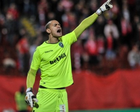 Лудогорец се разделя с трима вратари през лятото